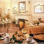 Royal Hotel 3*
