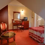 Royal 3*