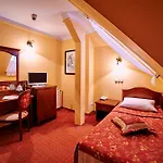 Royal Hotel