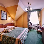 Royal 3*