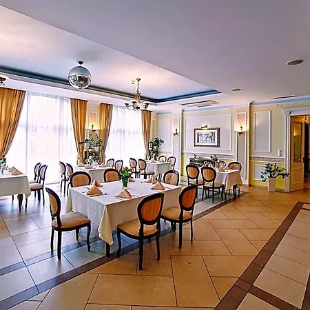 Hotel Royal 3*