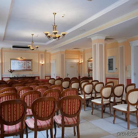 Royal 3*