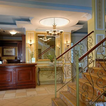 Royal Hotel 3*